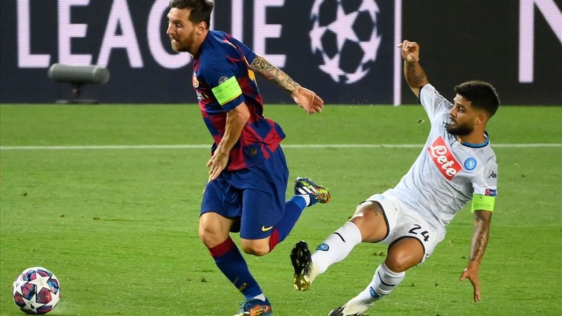 Tiền vệ cánh là gì - Khám Phá Vị Trí Quan Trọng Trong Bóng Đá Vai trò tiền vệ cánh là gì ở vị trí phòng ngự?