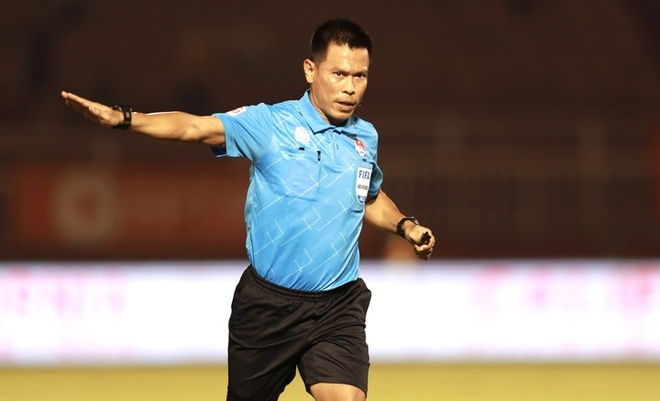 Trọng Tài Trong Bóng Đá - Vai Trò Không Thể Thiếu Trong Mỗi Trận Đấu Vai trò của trọng tài trong bóng đá